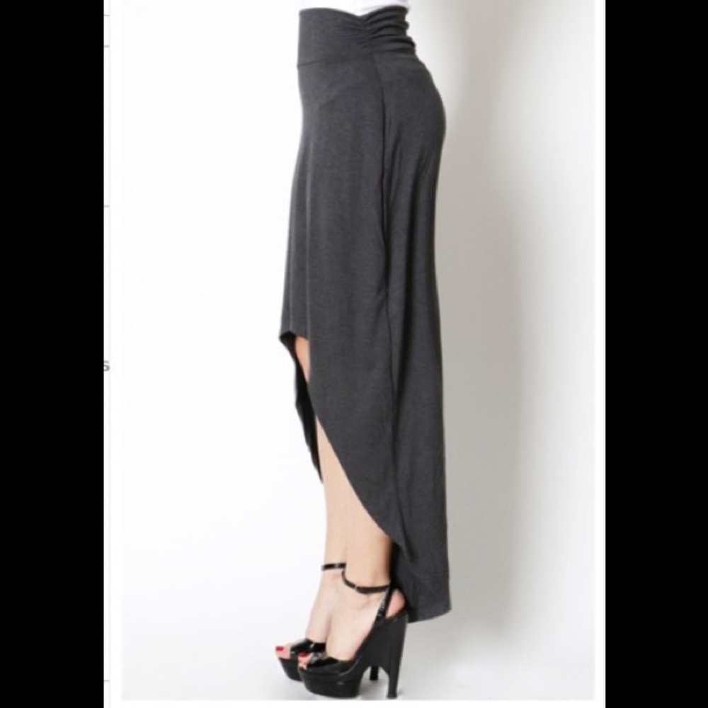🌸 In Black 🌸 Last One 🌸 New Medium Hi-Lo Skirt